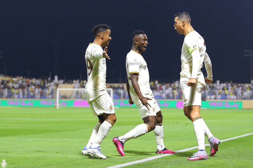 Kết quả bóng đá hôm nay (5-4): Chelsea hòa Liverpool, Ronaldo lập cú đúp