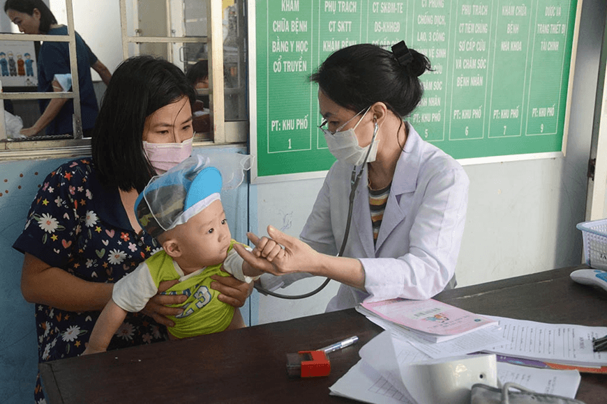 Bác sĩ bệnh viện về trạm y tế