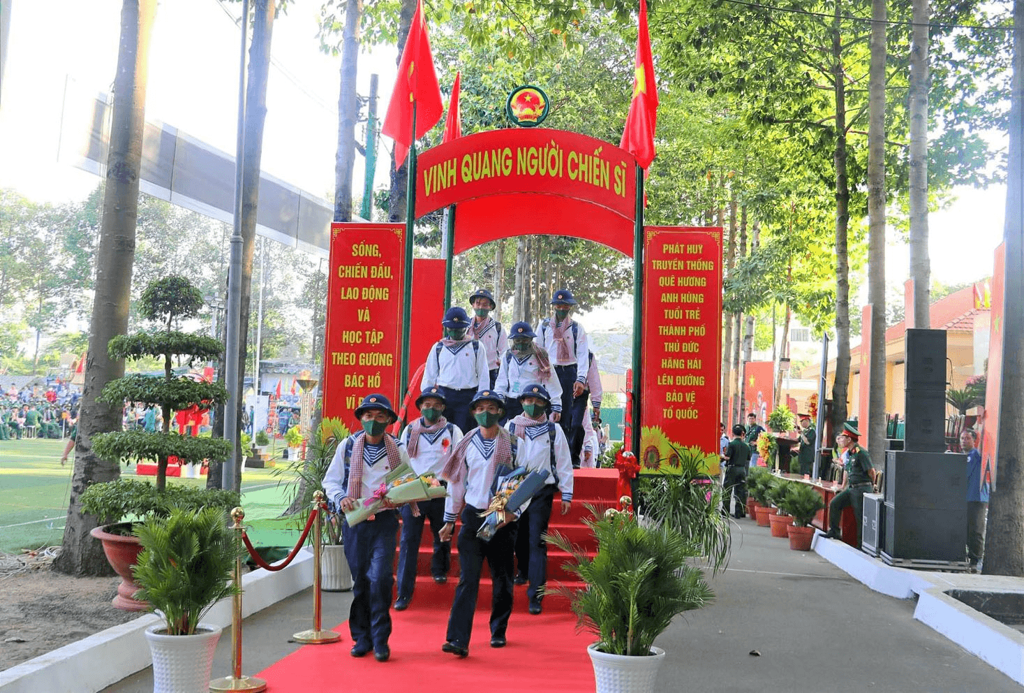 Khắc phục khó khăn trong tuyển quân
