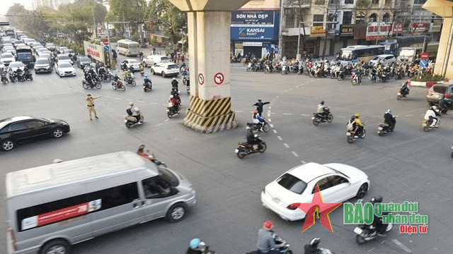 Hà Nội tiếp tục thí điểm tổ chức giao thông nút giao Lê Trọng Tấn - Quang Trung - Văn Khê