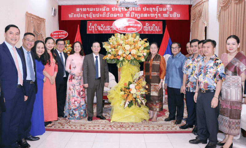 TP Hồ Chí Minh chúc Tết cổ truyền Bunpimay của Lào