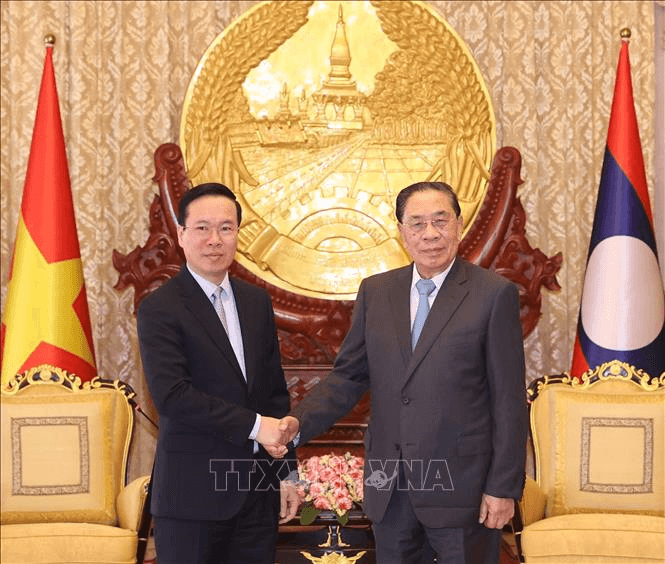 Chủ tịch nước Võ Văn Thưởng thăm các đồng chí nguyên lãnh đạo cấp cao của Lào