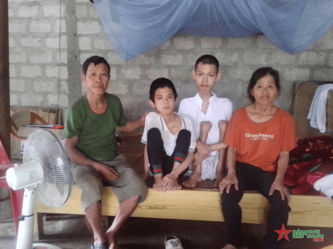 Chung tay giúp gia đình ông Báu xoa dịu nỗi đau