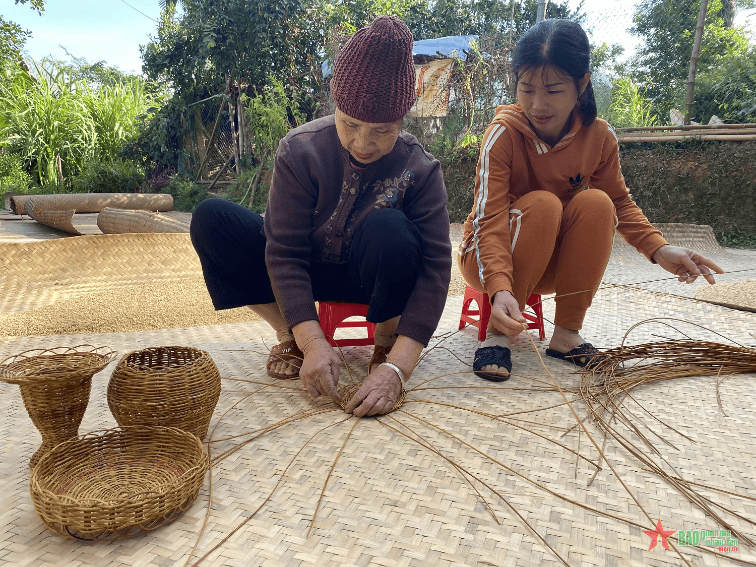 Chị Nông Thị Gấm giữ nghề truyền thống