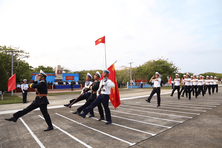 Huyện đảo Trường Sa mít tinh kỷ niệm 48 năm Ngày giải phóng