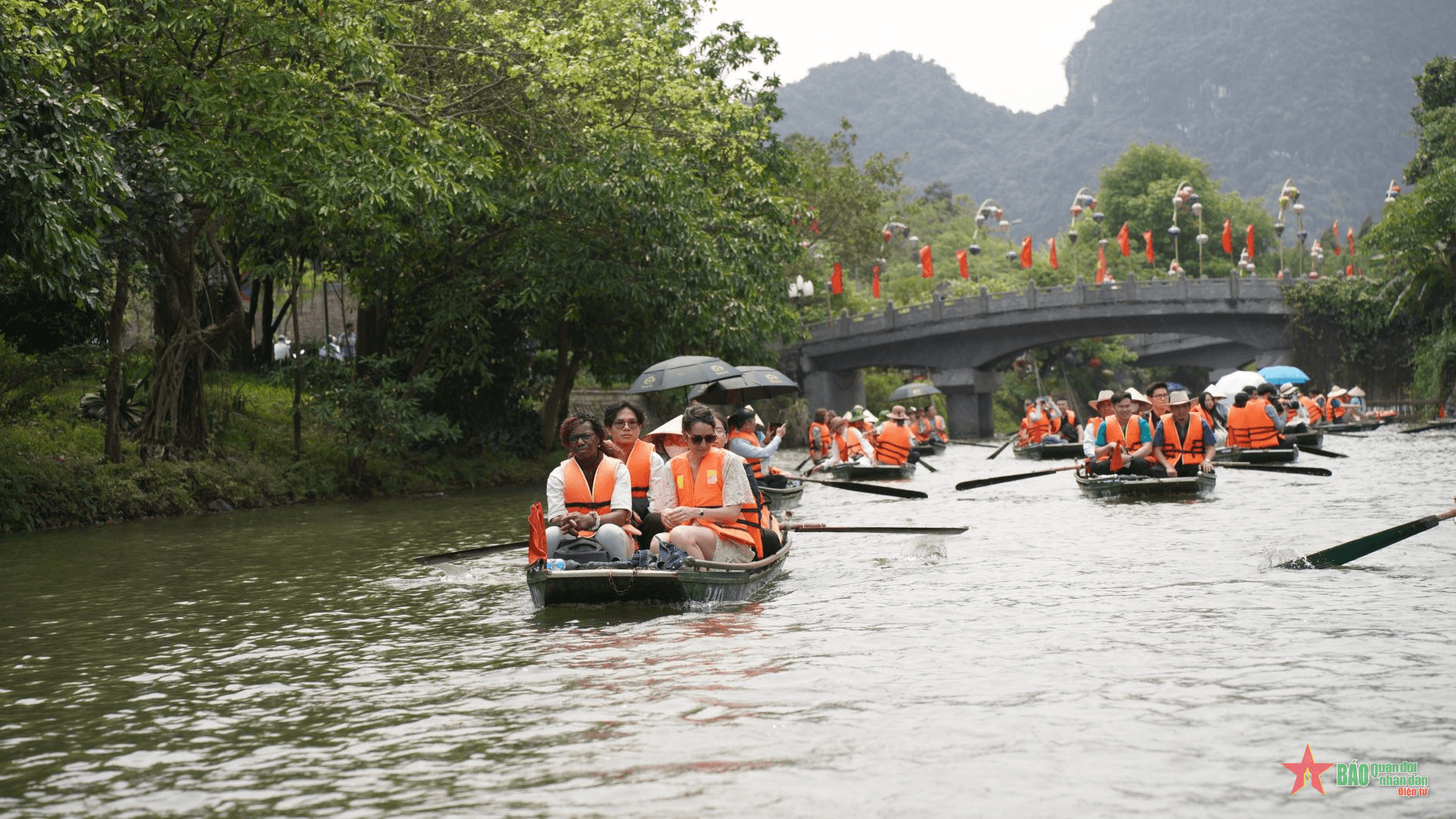 Đoàn đại biểu Việt Nam - Pháp tham quan, khảo sát tại Ninh Bình