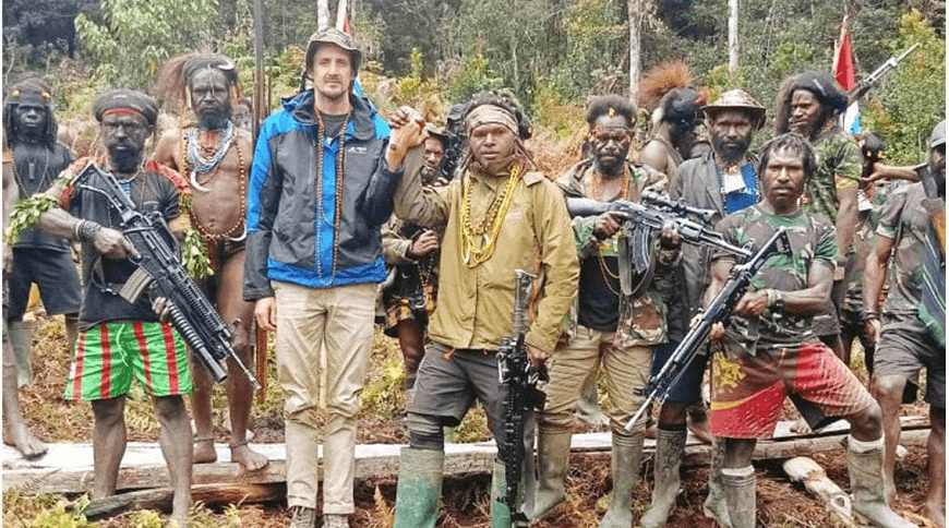 Quân sự thế giới hôm nay (17-4): Giải cứu bất thành phi công New Zealand bị bắt giữ ở Papua