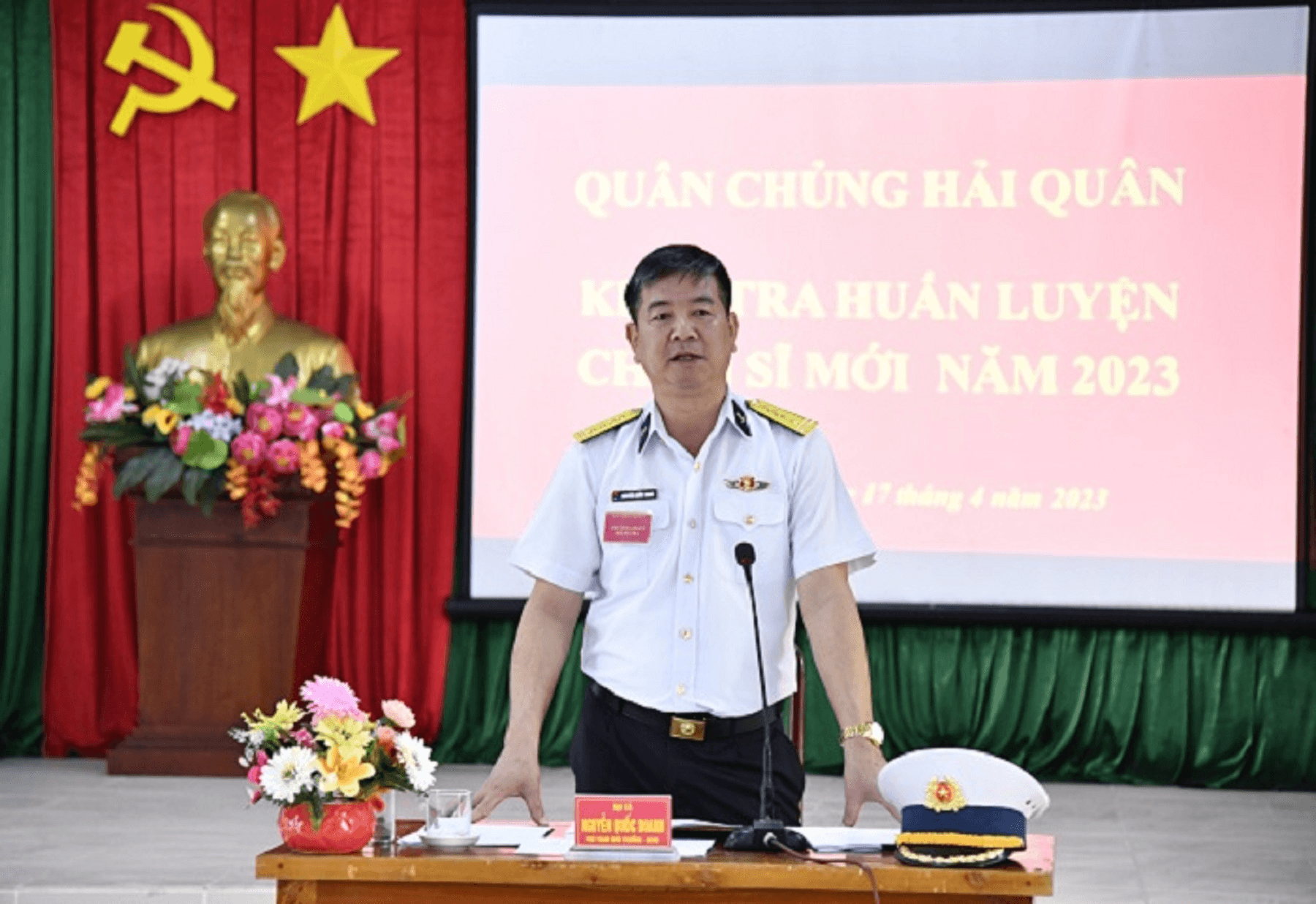 Kiểm tra công tác huấn luyện chiến sĩ mới tại Vùng 5 Hải quân
