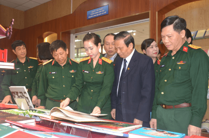 Bền bỉ nuôi dưỡng văn hóa đọc trong Quân đội