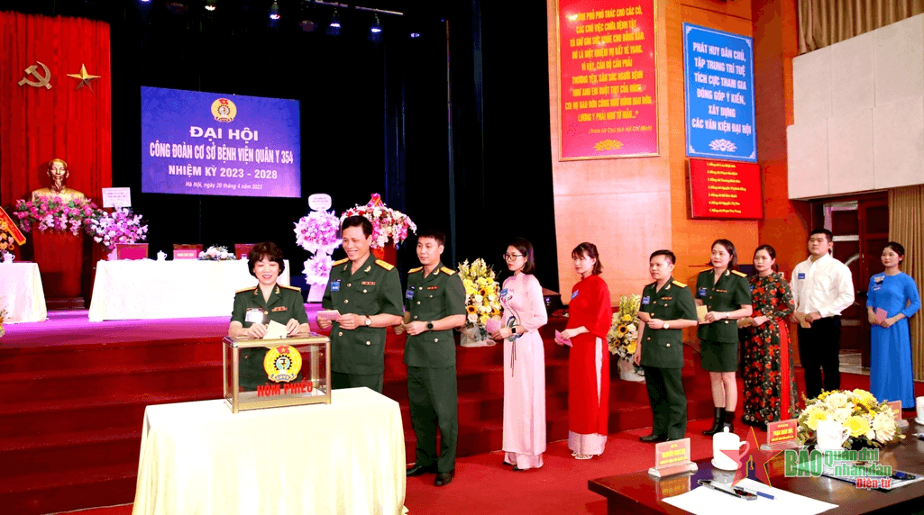 Bệnh viện Quân y 354: Phấn đấu có nhiều đề tài, sáng kiến áp dụng vào thực tiễn