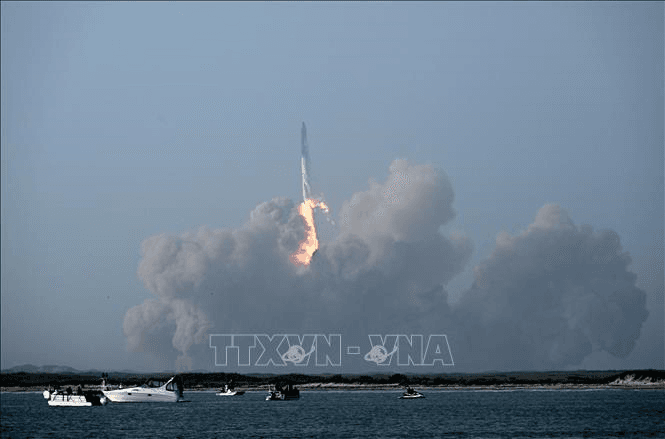 Tên lửa đẩy Super Heavy của SpaceX phát nổ sau khi phóng
