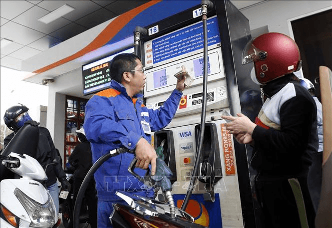 Từ 17 giờ hôm nay (21-4), giá xăng dầu đồng loạt giảm