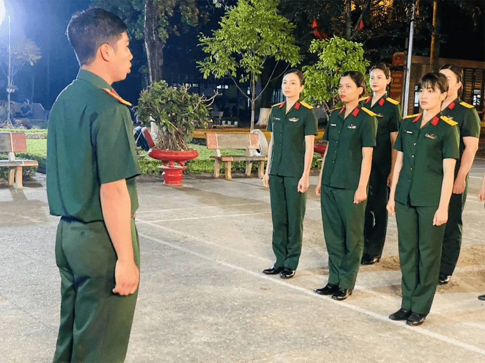 “Bóng hồng” quân nhân- từ phim đến đời