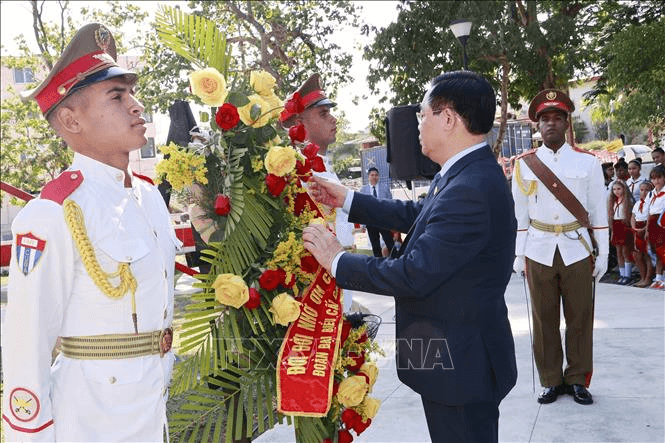 Chủ tịch Quốc hội Vương Đình Huệ: Công viên Hồ Chí Minh là một trong những công trình có ý nghĩa lịch sử, văn hóa của thủ đô La Habana