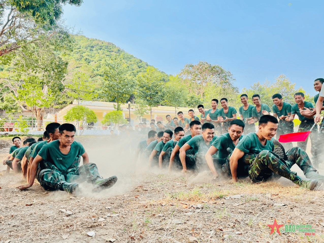 Ngày nghỉ tươi hồng dưới chân núi Tô Châu