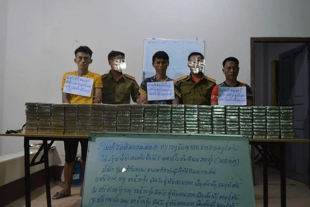 Lào triệt phá đường dây vận chuyển 400 bánh heroin