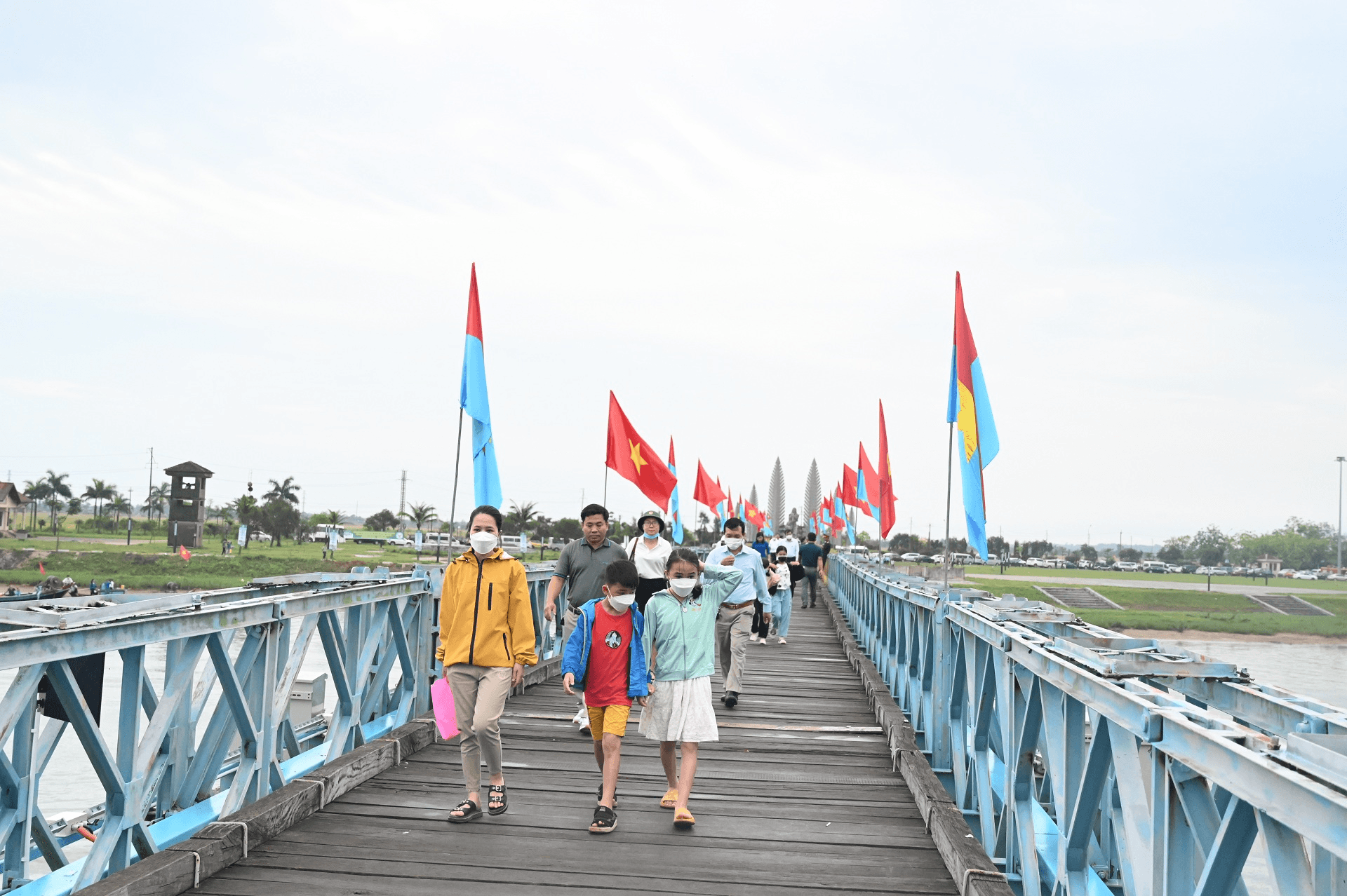 “Đất thép” nở hoa