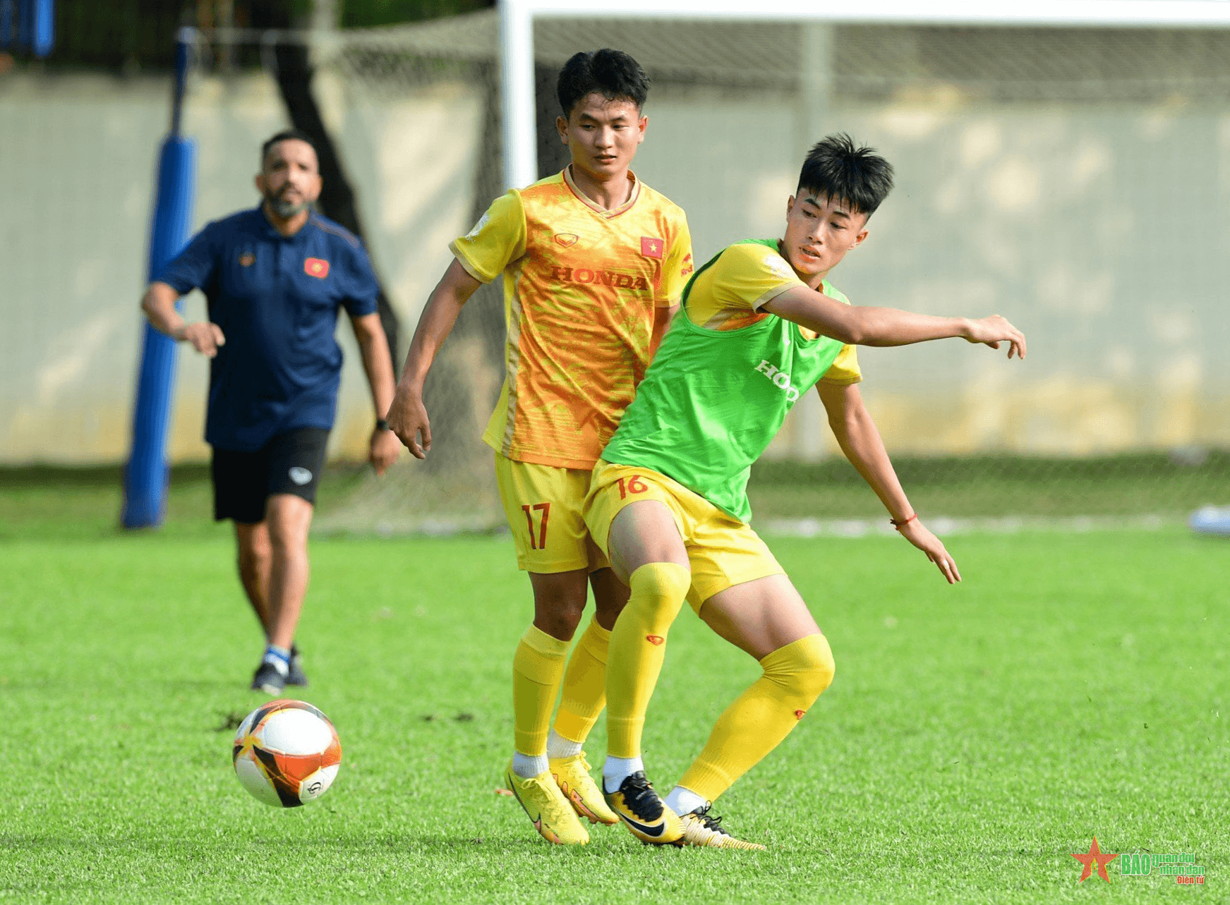 U22 Việt Nam tập buổi thứ hai ở Campuchia