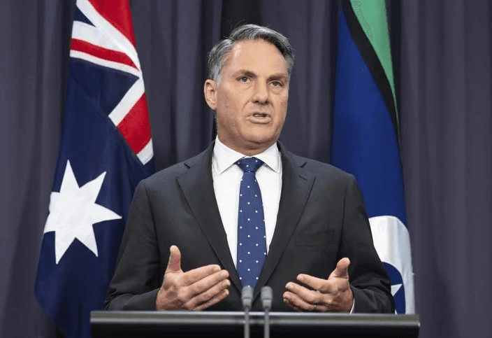 Chế tạo tàu ngầm hạt nhân là "thách thức rất lớn" đối với Australia