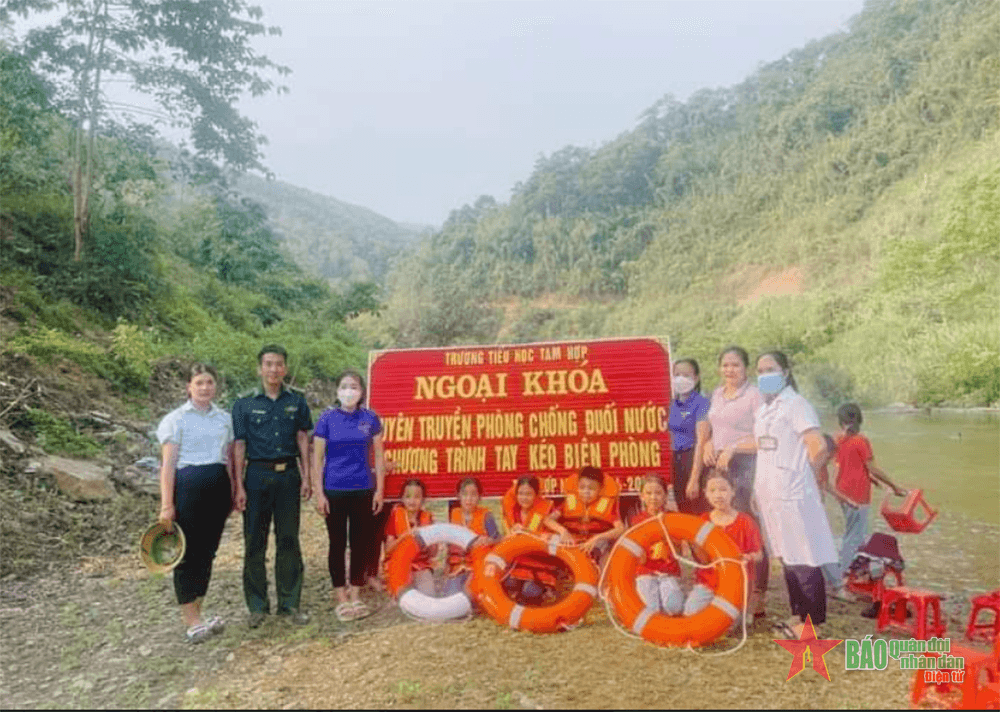 Trang bị kỹ năng phòng chống đuối nước cho học sinh biên giới