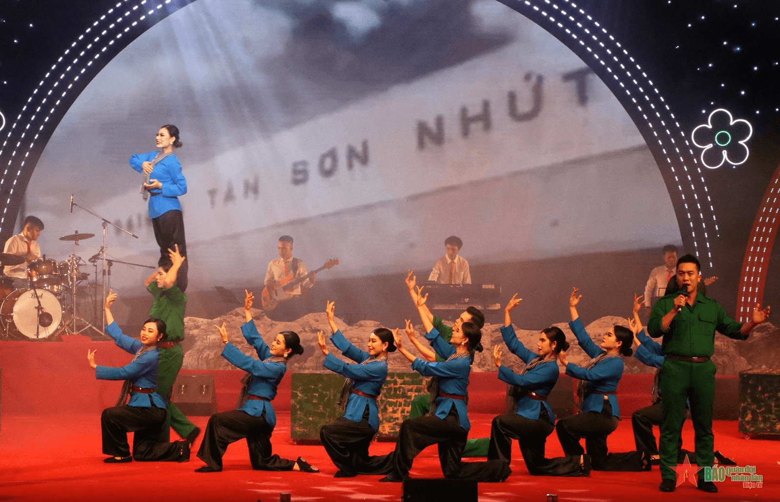Tự hào giai điệu Tổ quốc