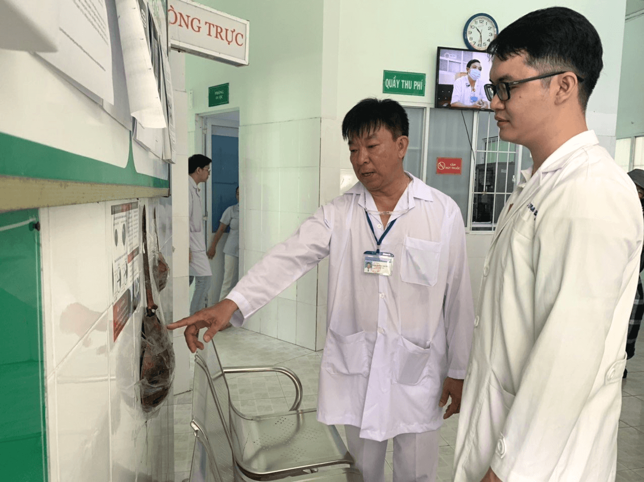 Mỗi bác sĩ luân phiên là một hạt nhân ở cơ sở