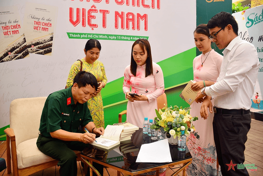 Giao lưu “Những trang viết từ chiến trường”