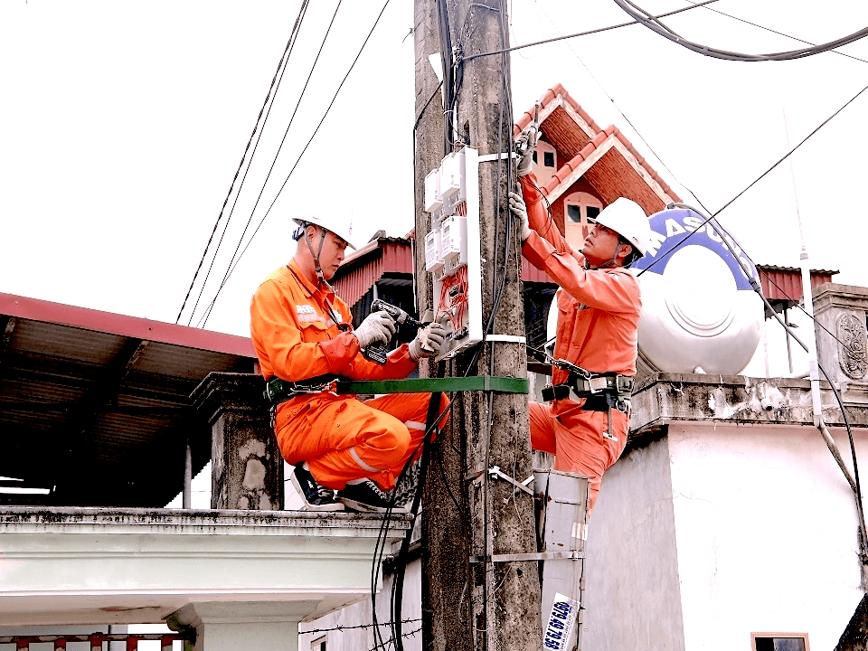 Điện lực Ninh Bình sẵn sàng phương án cấp điện mùa nắng nóng