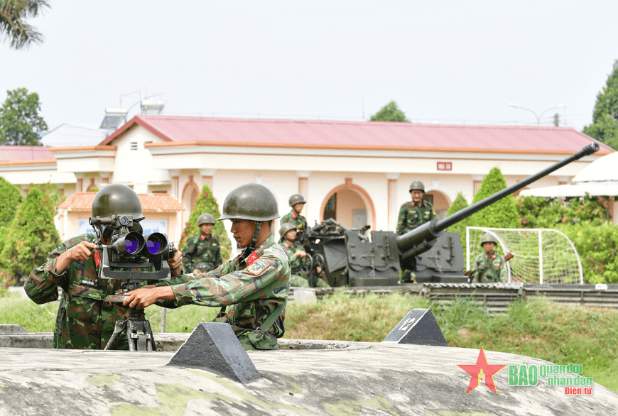 Giữ vững vùng trời Tây Nam Bộ