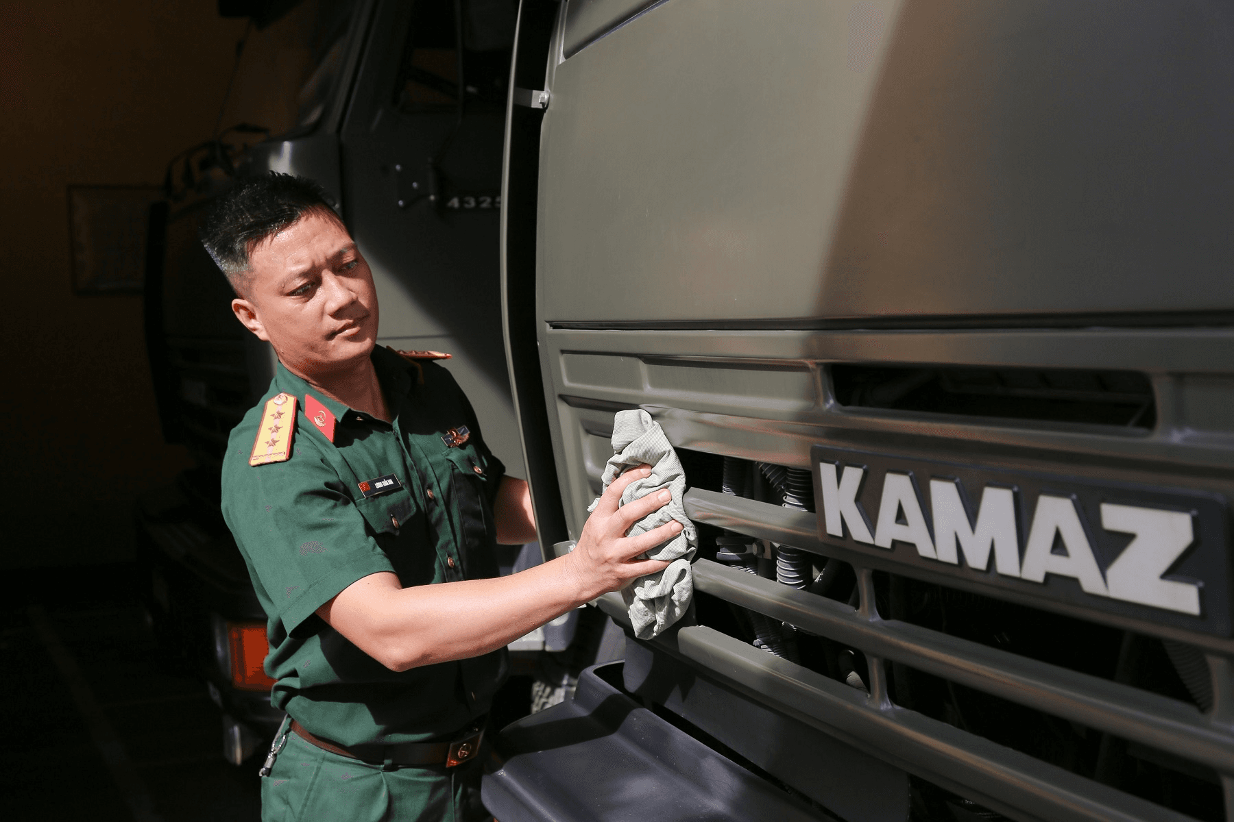 Chiến sĩ lái xe yêu nghề, ham học hỏi