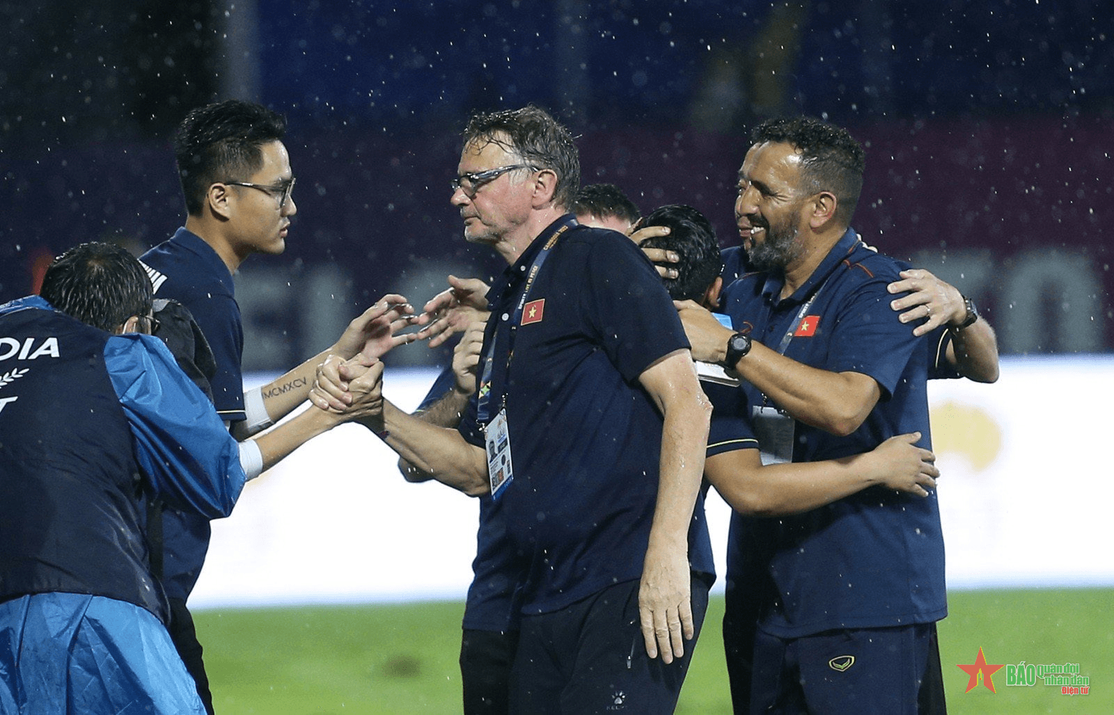 Huấn luyện viên Troussier nói gì khi U22 Việt Nam vào bán kết SEA Games 32?