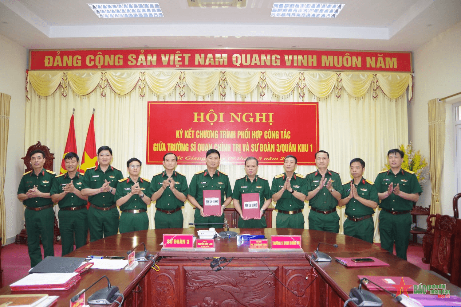 Tọa đàm đánh giá chất lượng cán bộ chính trị và phòng, chống “tự diễn biến”, “tự chuyển hóa” của sĩ quan cấp phân đội