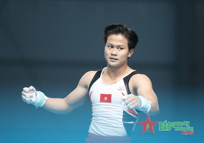 Nguyễn Văn Khánh Phong đánh bại nhà vô địch thế giới ở SEA Games 32