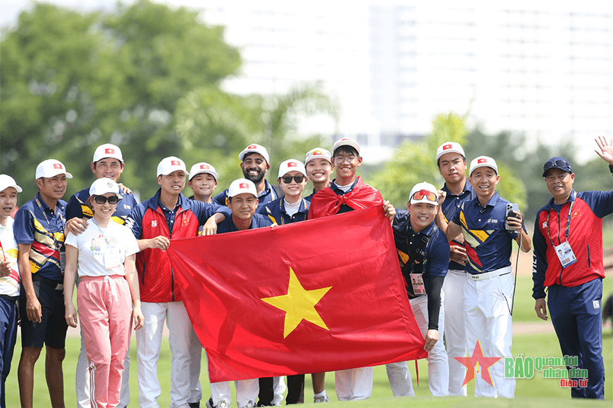 Golfer 15 tuổi Lê Khánh Hưng giành HCV lịch sử cho Việt Nam tại SEA Games 32