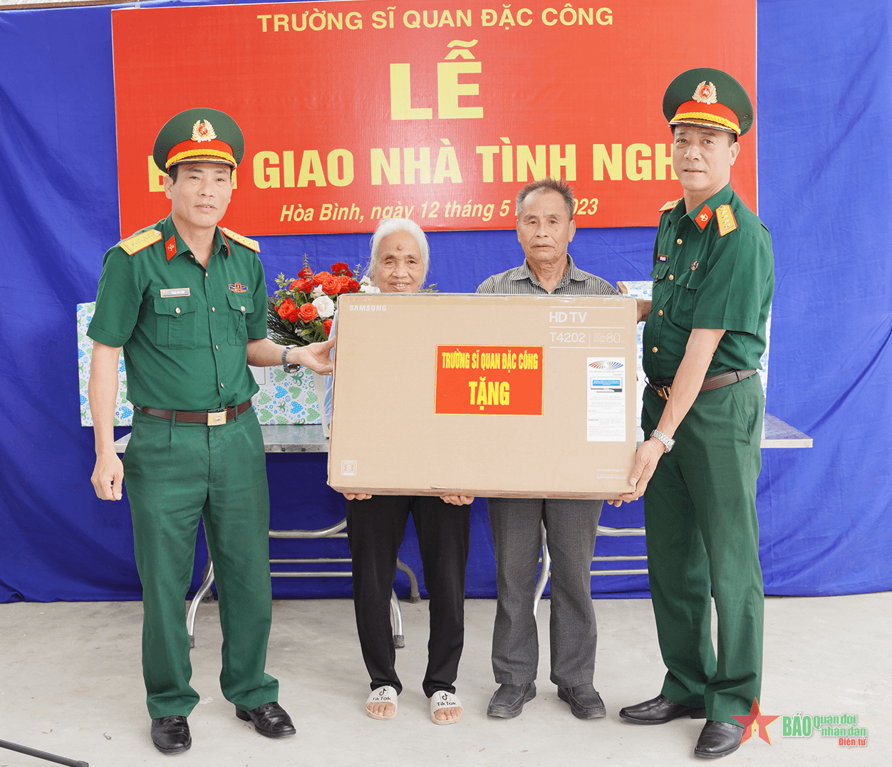 Bàn giao nhà tình nghĩa tặng gia đình ông Nguyễn Tiến Trúc