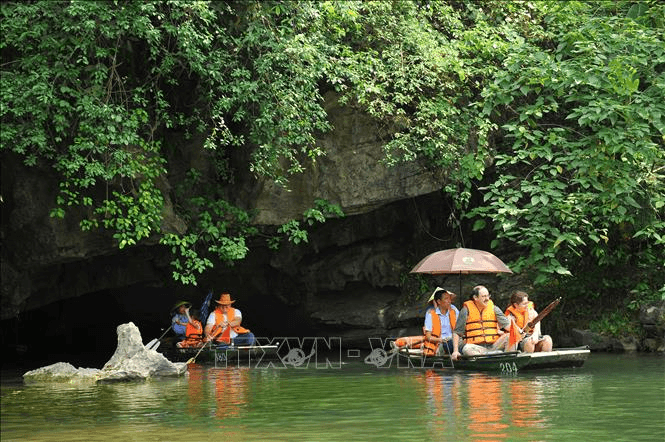Thận trọng khi đặt tour du lịch giá rẻ qua mạng xã hội