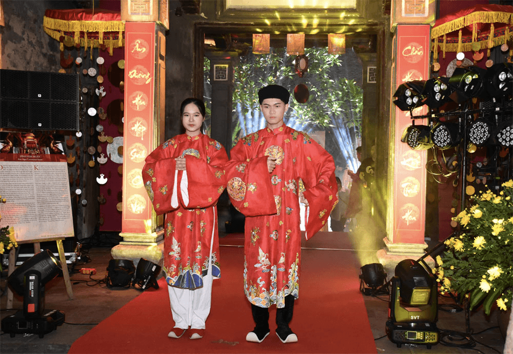 Khai mạc chương trình tôn vinh cổ phục Việt - “Dệt gấm thêu hoa”