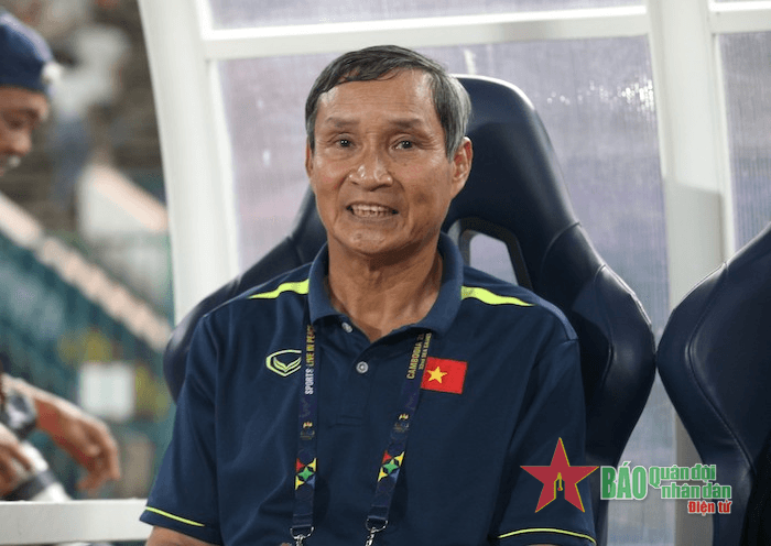 HLV Mai Đức Chung khen ngợi và cảm ơn học trò sau chiến thắng lịch sử