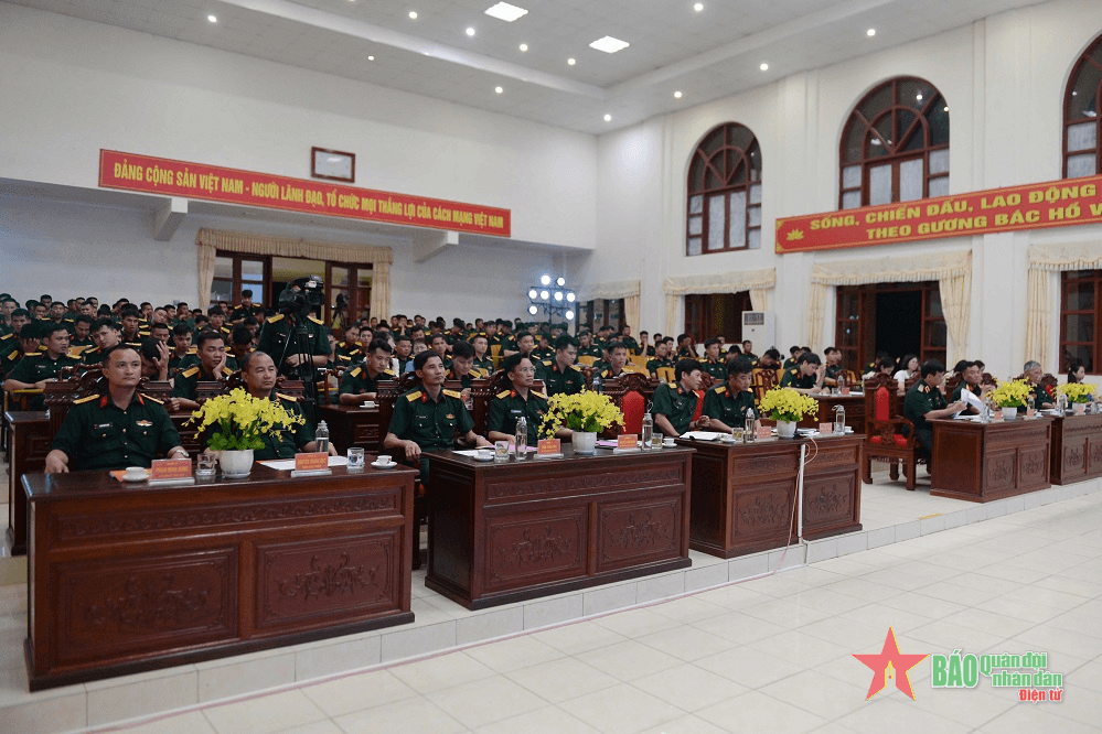 Trung đoàn 43 tổ chức Tọa đàm sĩ quan trẻ