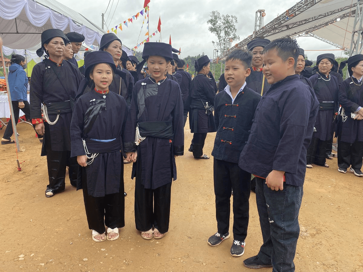 Việt Nam đa sắc: Mênh mang câu Sli nơi “chợ tình”