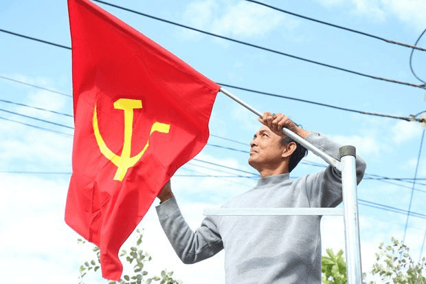 Phòng, chống "tự diễn biến", "tự chuyển hóa" 

Ánh sáng soi đường trong cuộc đấu tranh bảo vệ nền tảng tư tưởng của Đảng hiện nay