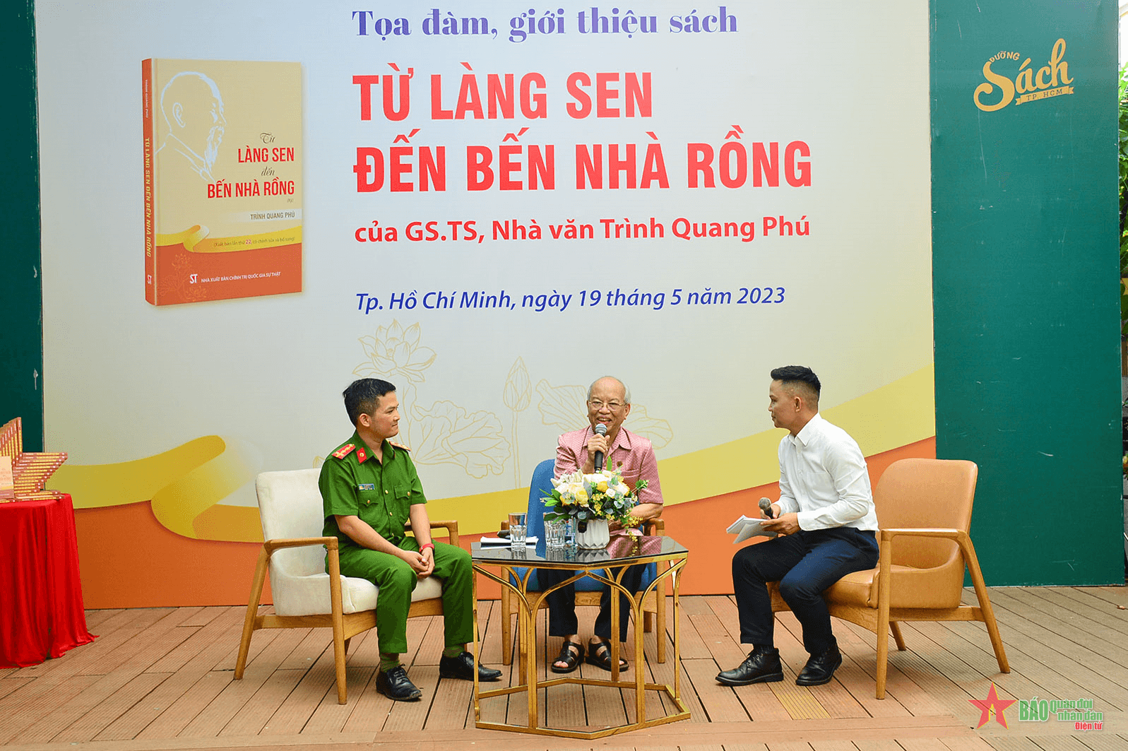 Nhiều câu chuyện cảm động về Bác trong cuốn sách “Từ Làng Sen đến Bến Nhà Rồng”