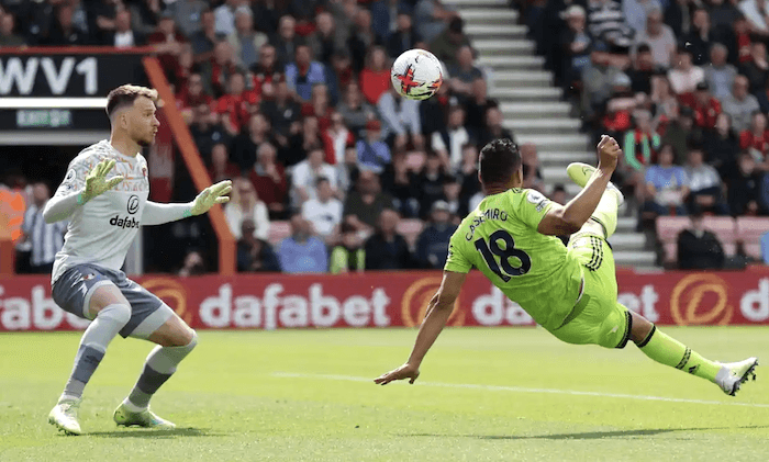 Kết quả vòng 37 Ngoại hạng Anh: MU tiến sát tới vé dự cúp C1, Liverpool thoát thua