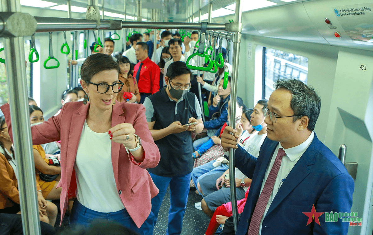 Thay đổi thói quen để tham gia giao thông xanh, sạch, an toàn