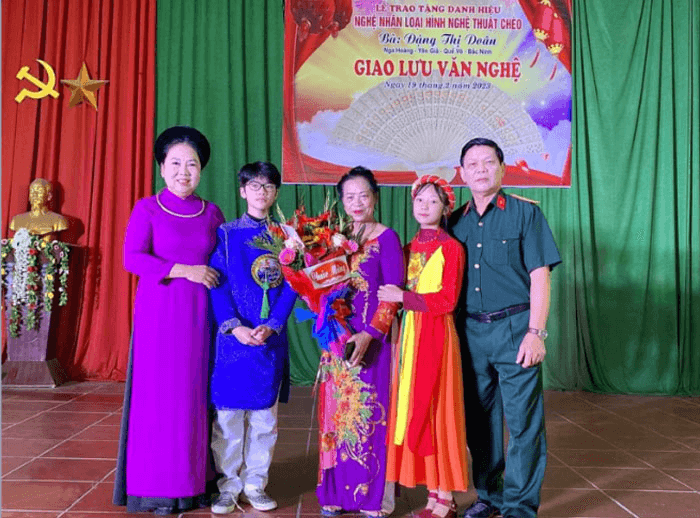 Gia đình yêu hát dân ca