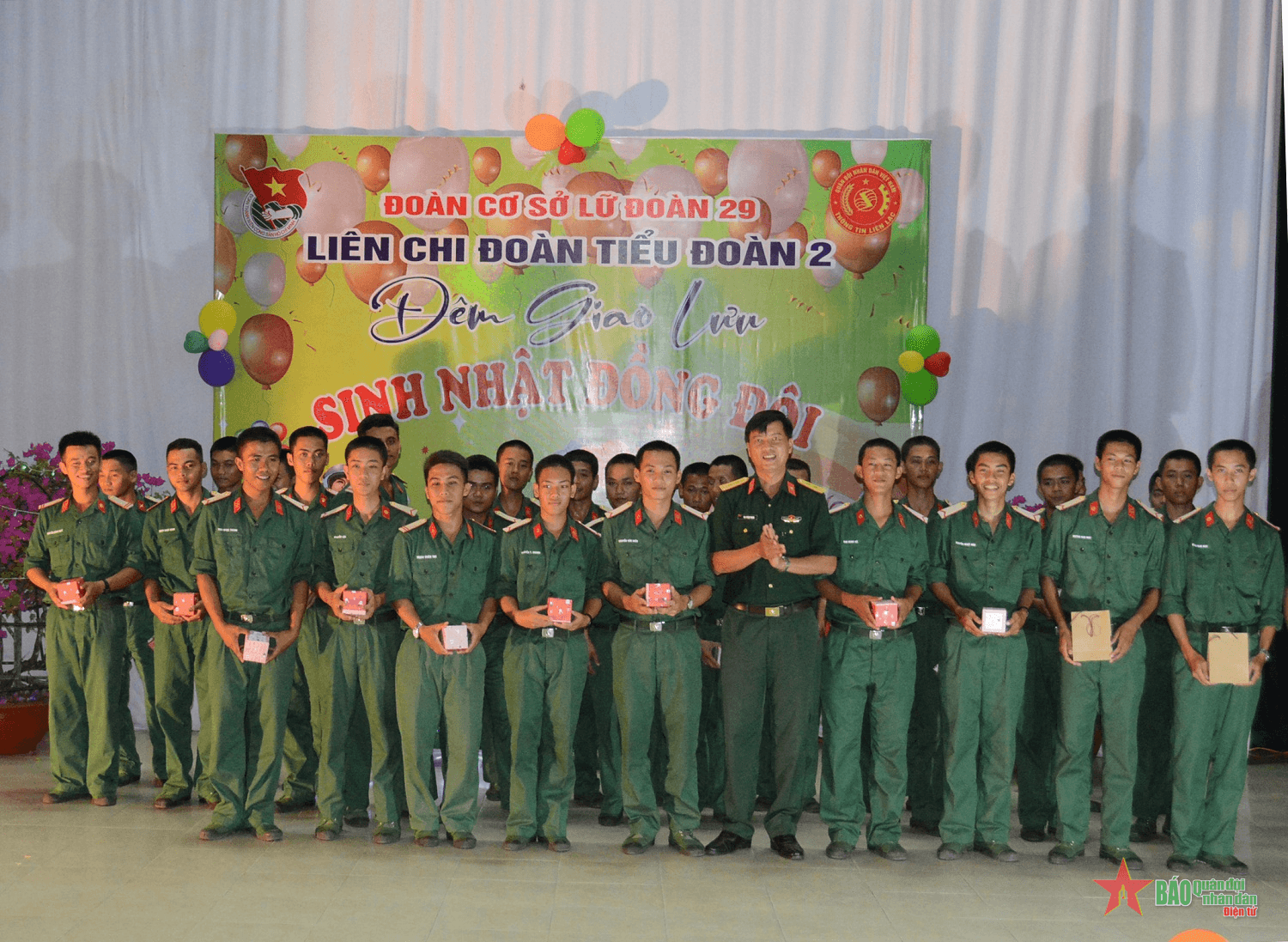 Một buổi sinh nhật đồng đội