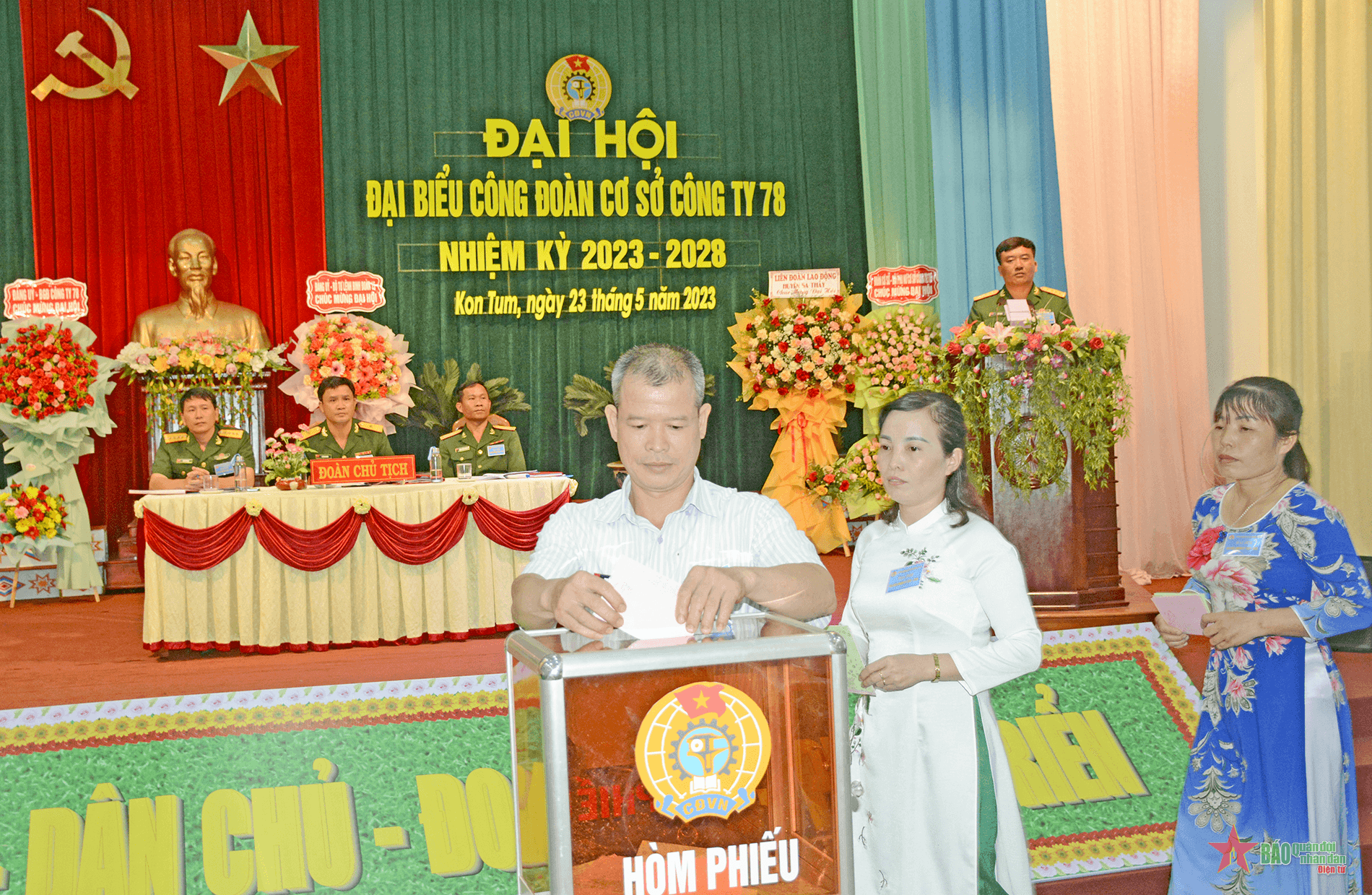 Mỗi đoàn viên công đoàn là một hạt nhân tích cực xây dựng vùng biên