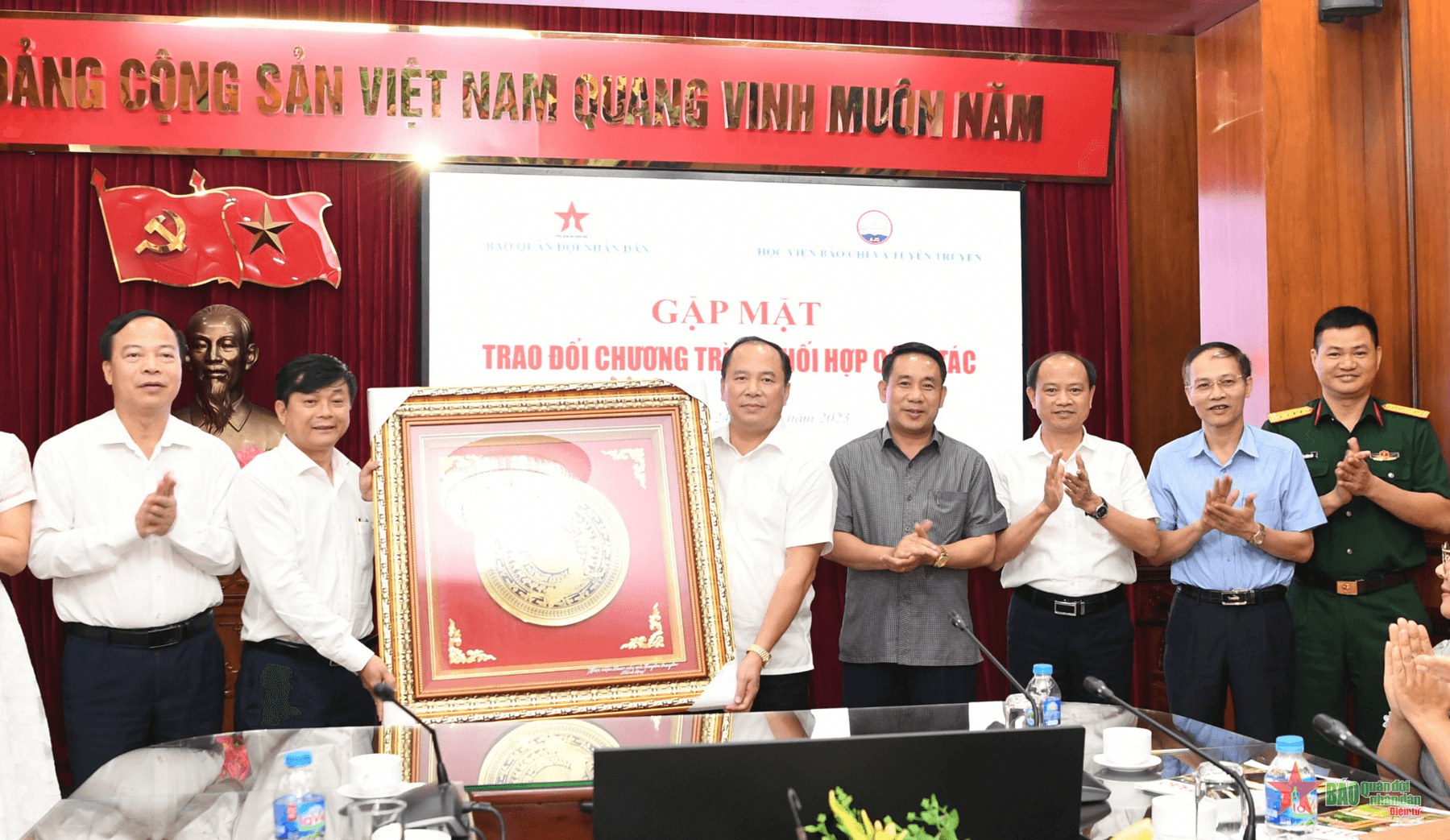 Tăng cường hợp tác giữa Báo Quân đội nhân dân với Học viện Báo chí và Tuyên truyền