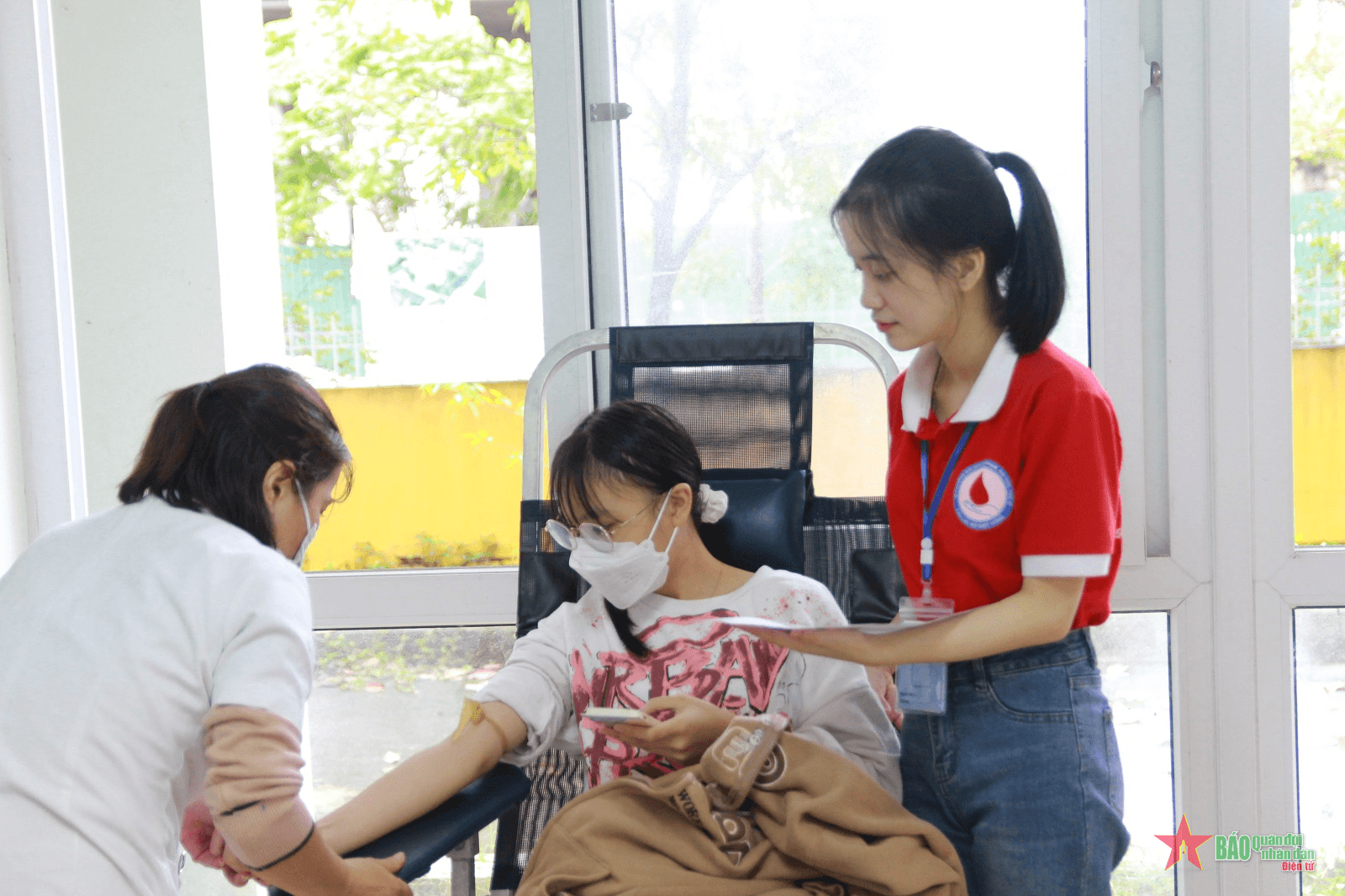 Nghĩa cử đẹp của Câu lạc bộ Giọt Hồng