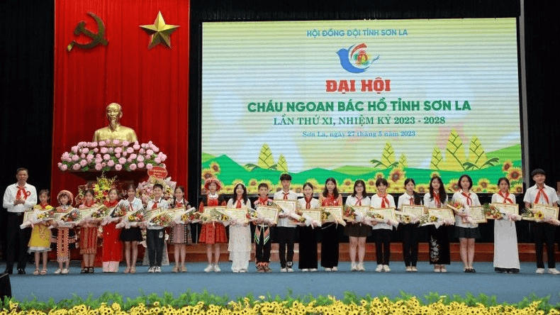 Hơn 400.000 thiếu nhi Sơn La được tuyên dương Cháu ngoan Bác Hồ